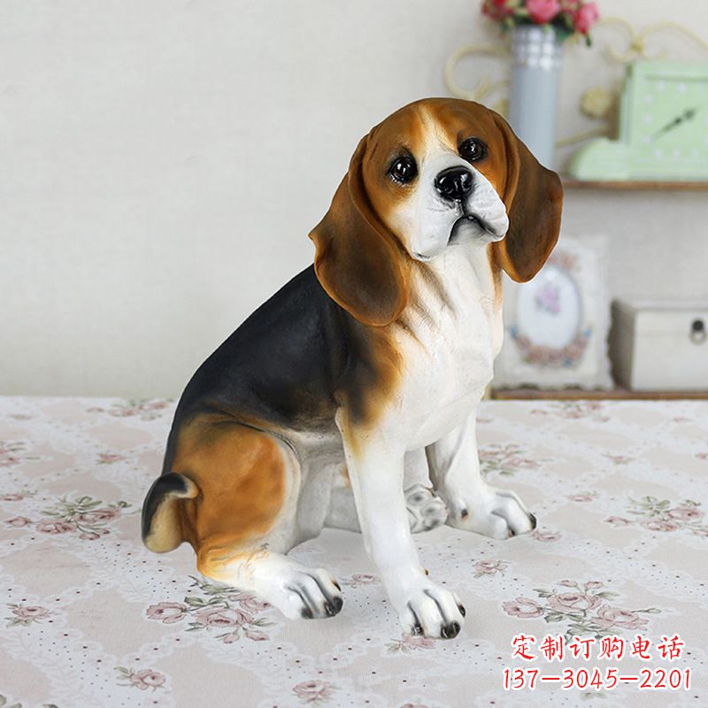 金华玻璃钢蹲姿仿真比格犬雕塑