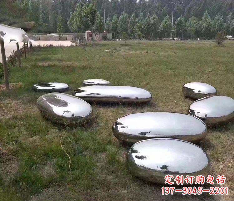 金华鹅卵石抽象镜面不锈钢雕塑