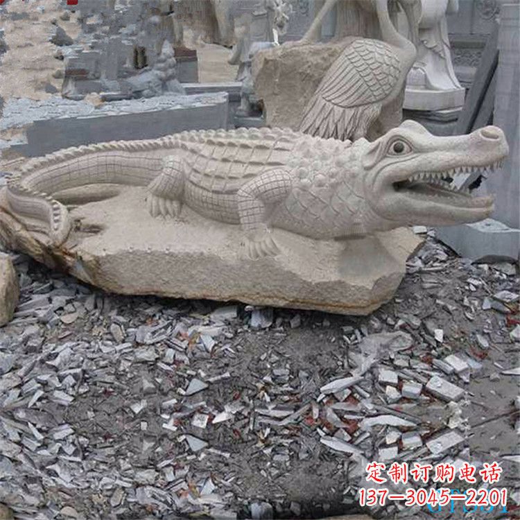 金华鳄鱼黄沙岩动物石雕精致装饰您的家