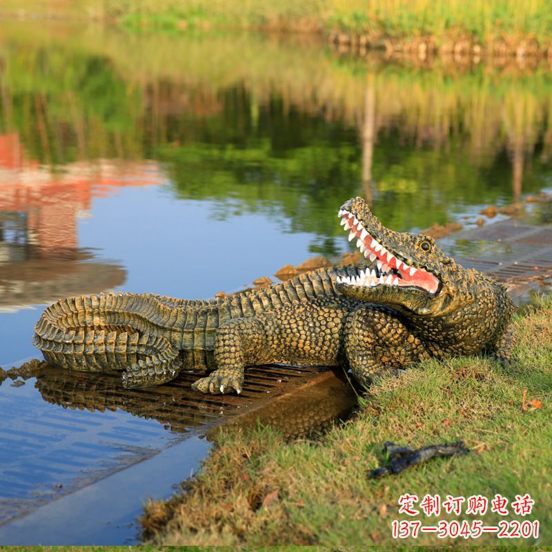 金华仿真鳄鱼雕塑湿地公园水塘水景动物摆件