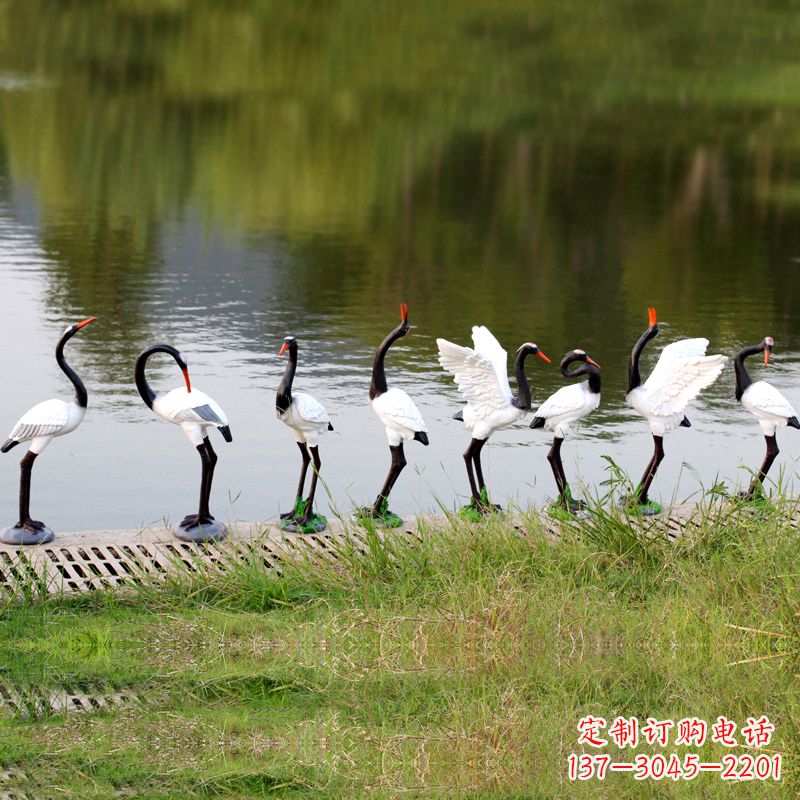 金华玻璃钢动物水池雕塑