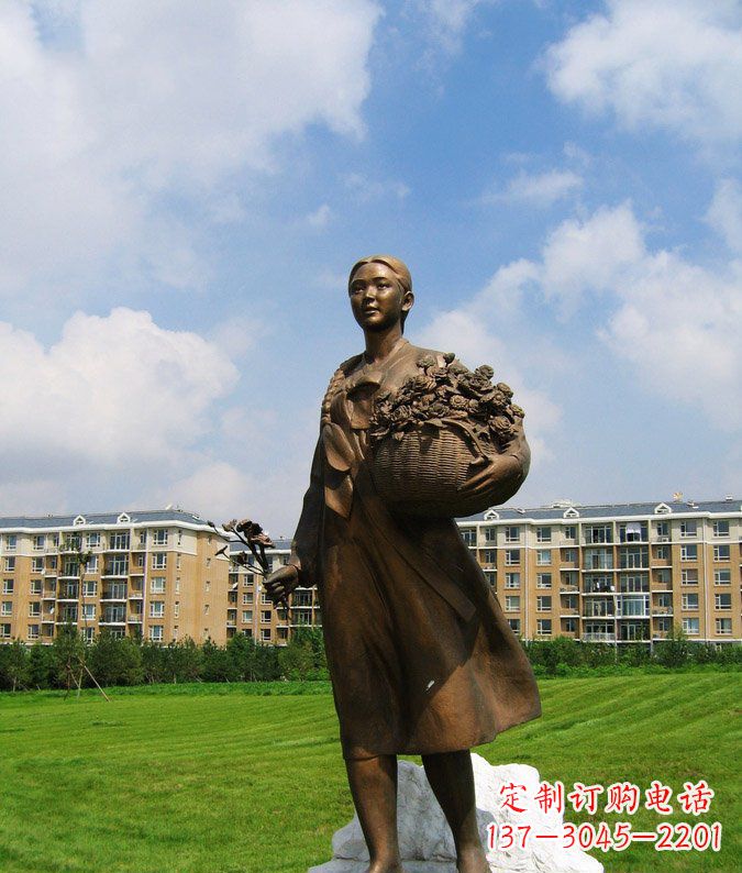 金华传统精美少数民族雕塑——抱花篮的少数民族女孩