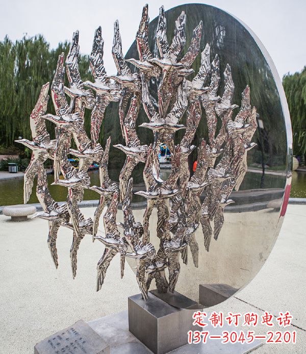 金华欣赏鸽子轻盈的美丽——不锈钢动物鸽子雕塑
