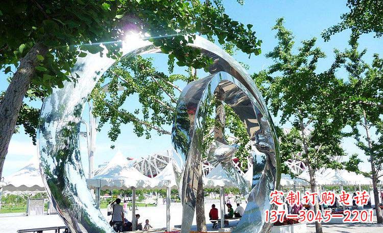 金华高端实木不锈钢镀层圆环雕塑