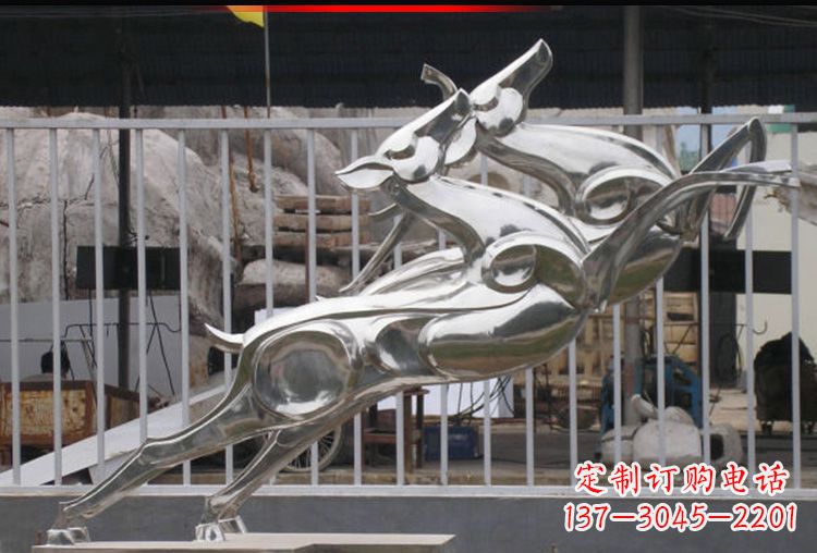 金华梅花鹿不锈钢高光大型雕塑