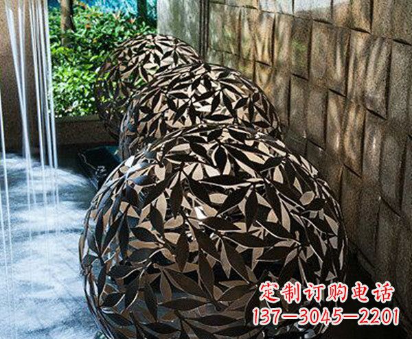 金华不锈钢树叶镂空球景观雕塑