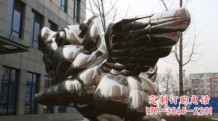 金华精美不锈钢大翅膀猪景观雕塑