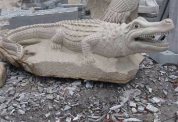 金华鳄鱼黄沙岩动物石雕精致装饰您的家