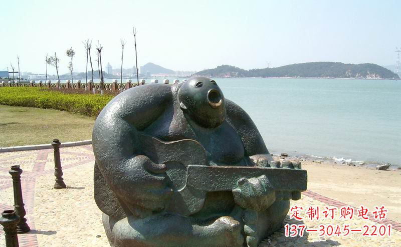 金华音乐驻足,公园弹吉他铜雕
