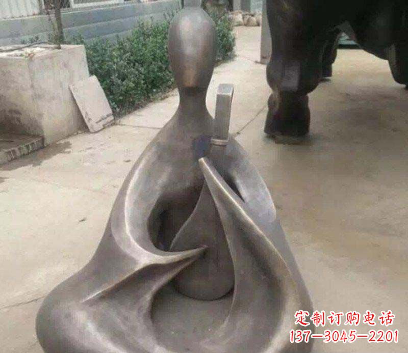 金华抽象景观弹琵琶铜雕