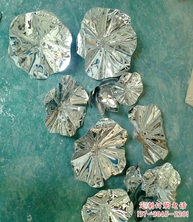 金华精致锻铜荷叶造型雕塑