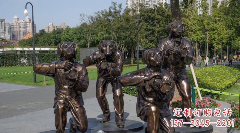 金华公园狗头人身创意铜雕