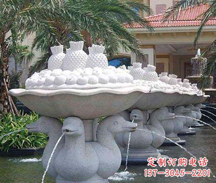 金华高雅精致的天鹅石雕