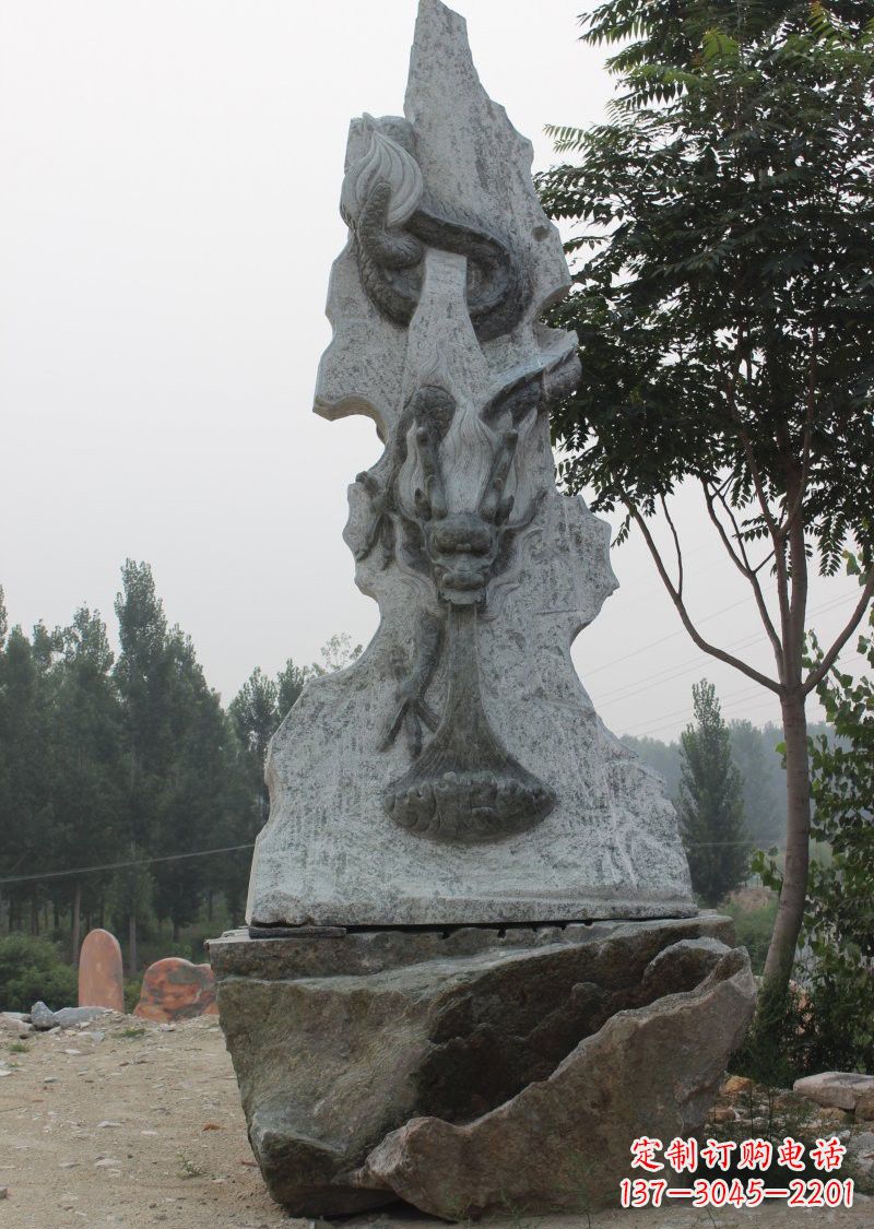 金华公园景区青石吐水龙