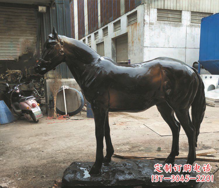 金华玻璃钢仿铜雕塑栩栩如生的飞奔骏马