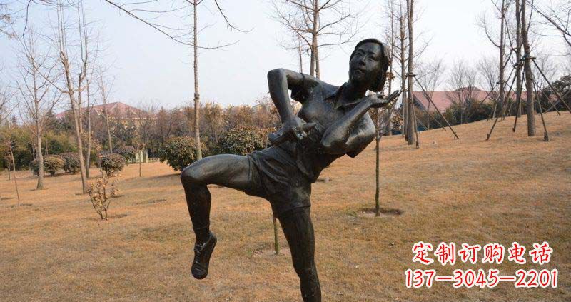 金华优雅美丽,练武女孩铜雕