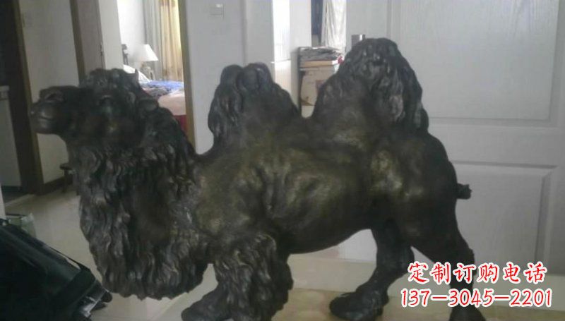 金华公园骆驼动物景观铜雕