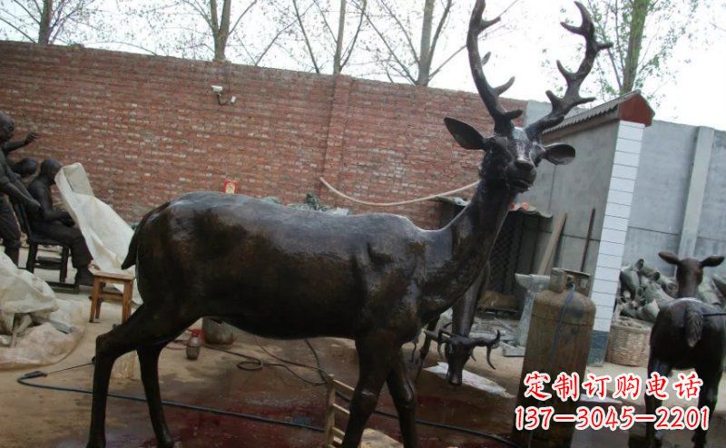 金华精美梅花鹿铜雕,施展艺术之美