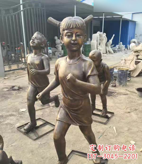 金华铜雕童年小狗陪伴儿童奔跑的时光