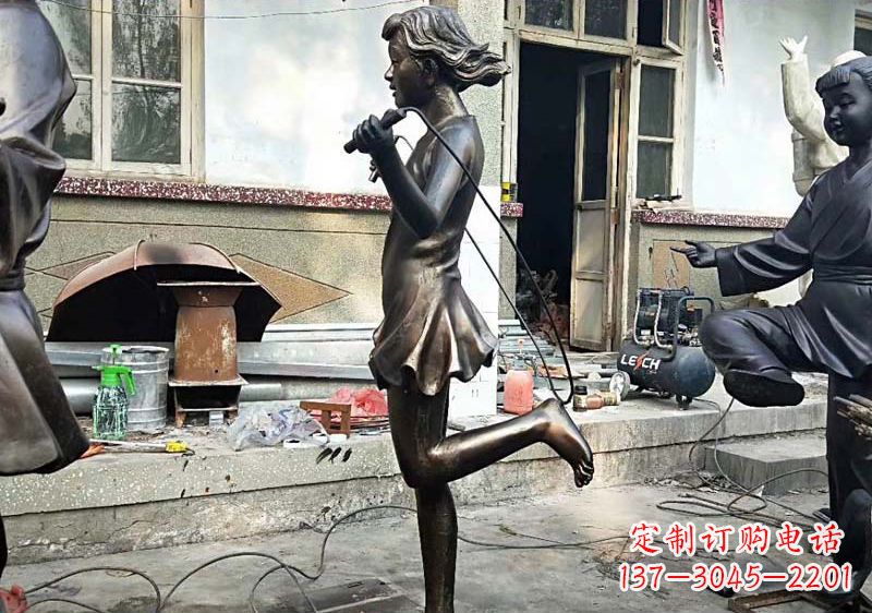 金华公园跳绳小女孩铜雕