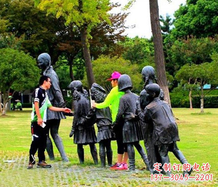 金华铜质老鹰抓小鸡雕塑