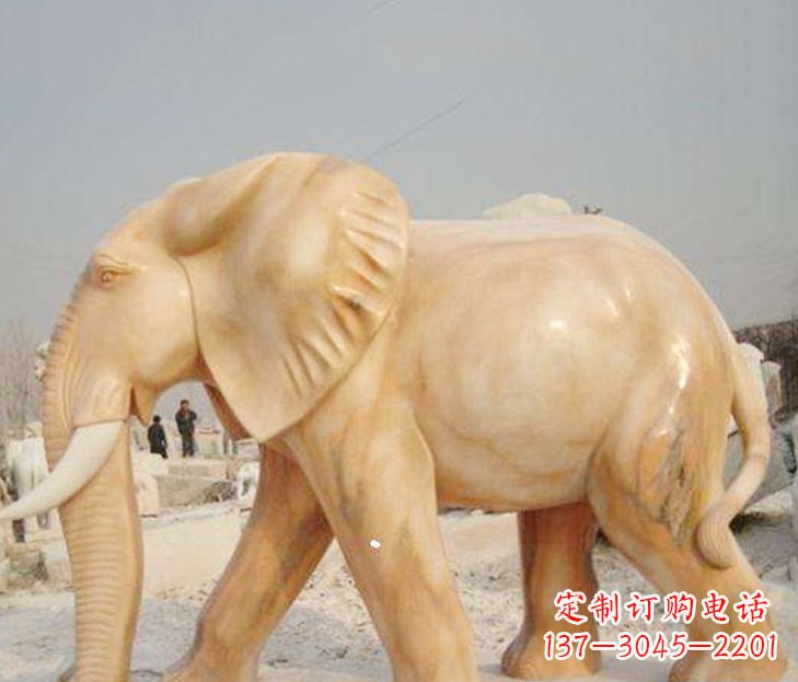金华公园晚霞红大象雕塑