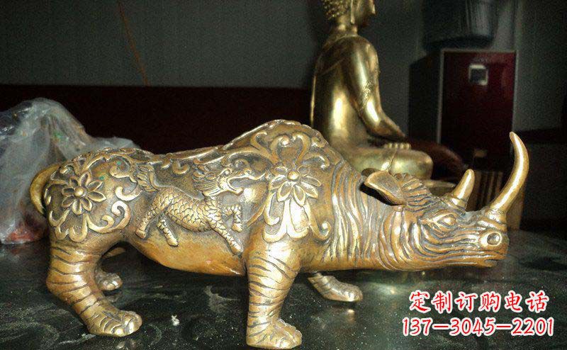 金华公园犀牛动物铜雕