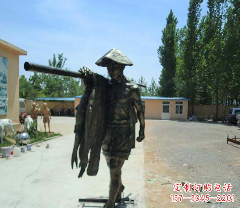 金华传承古老文化的渔民雕塑