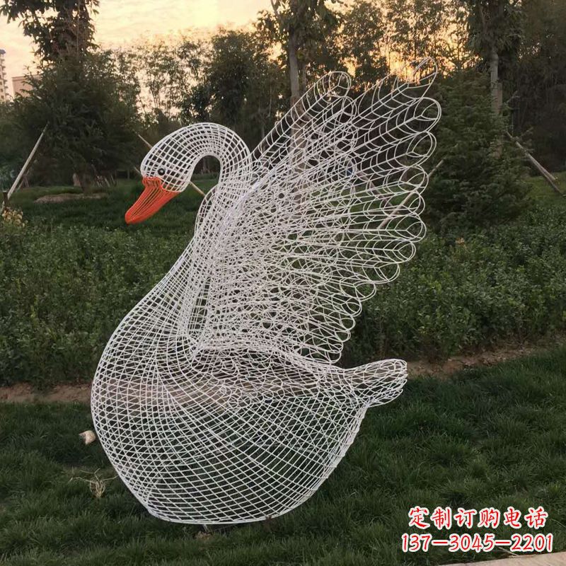 金华秀美天鹅铁艺雕塑,点缀公园绿地