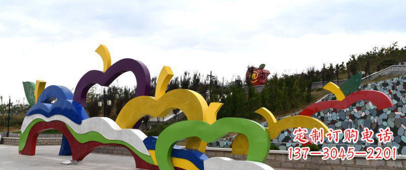 金华广场艺术:不锈钢抽象彩色苹果雕塑