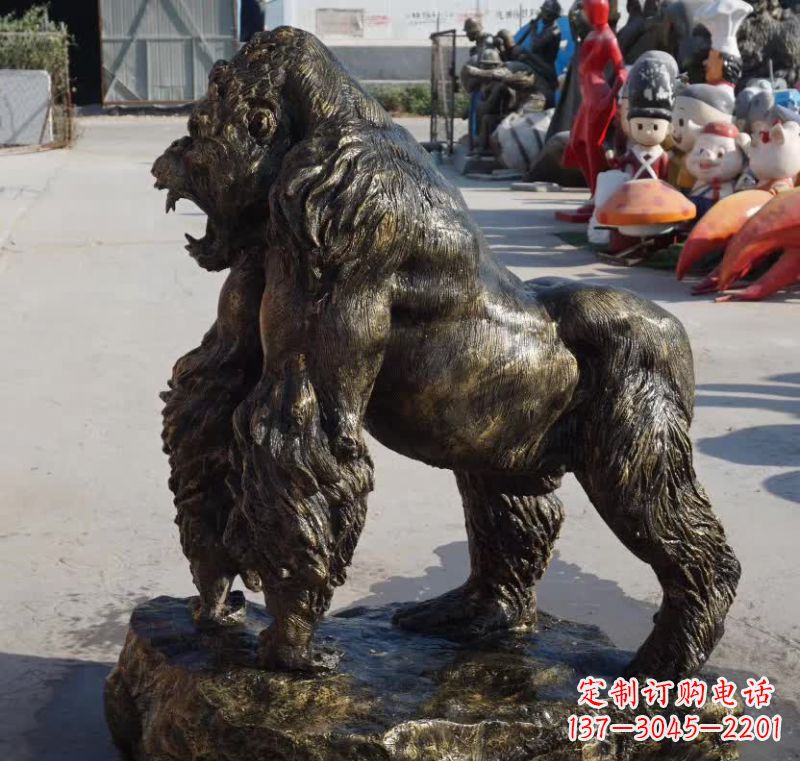 金华高贵大气的猩猩铜雕