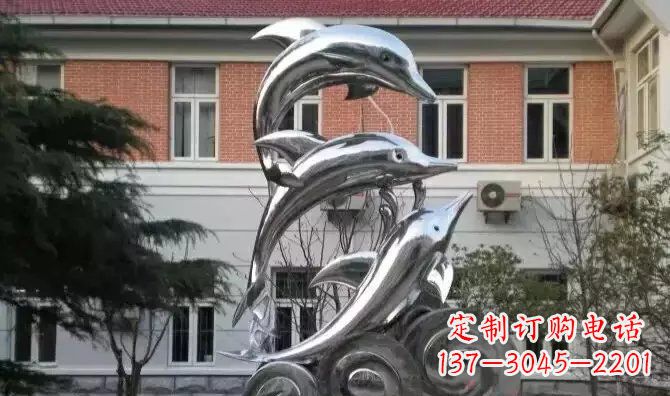 金华中领雕塑的海豚不锈钢雕塑是一件新颖而精致…