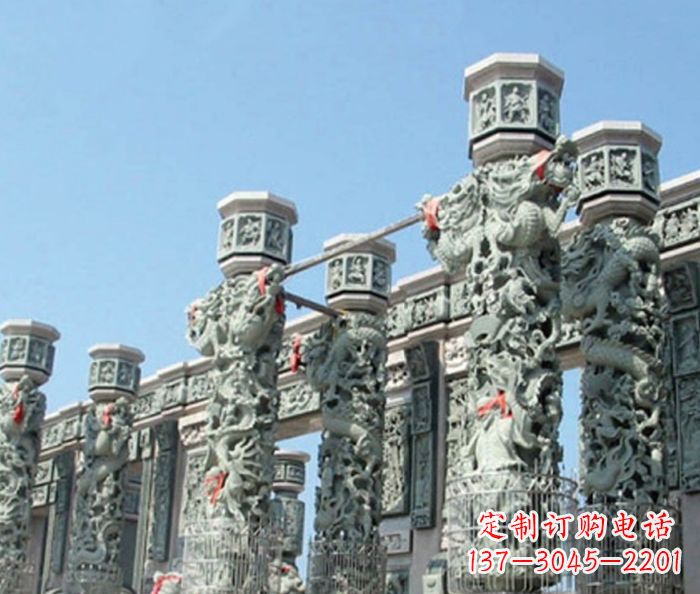 金华青石龙柱雕塑,装点热闹的广场景观
