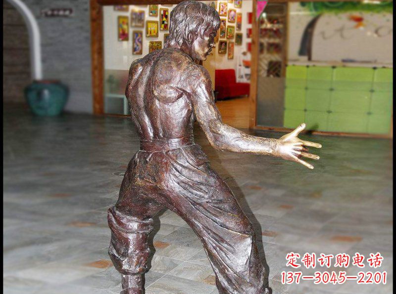 金华精致铜制李小龙雕塑,雕刻细腻精美