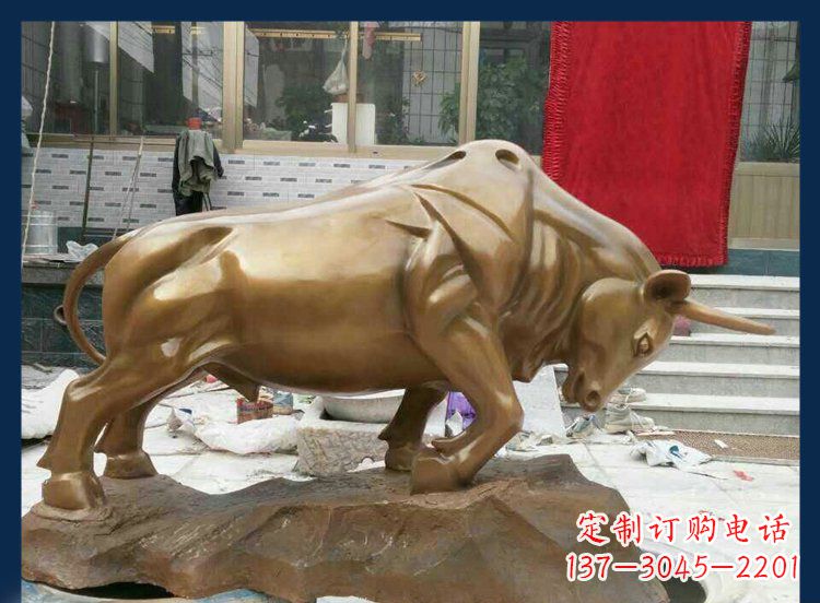 金华广场铜雕贴金黄牛动物雕塑