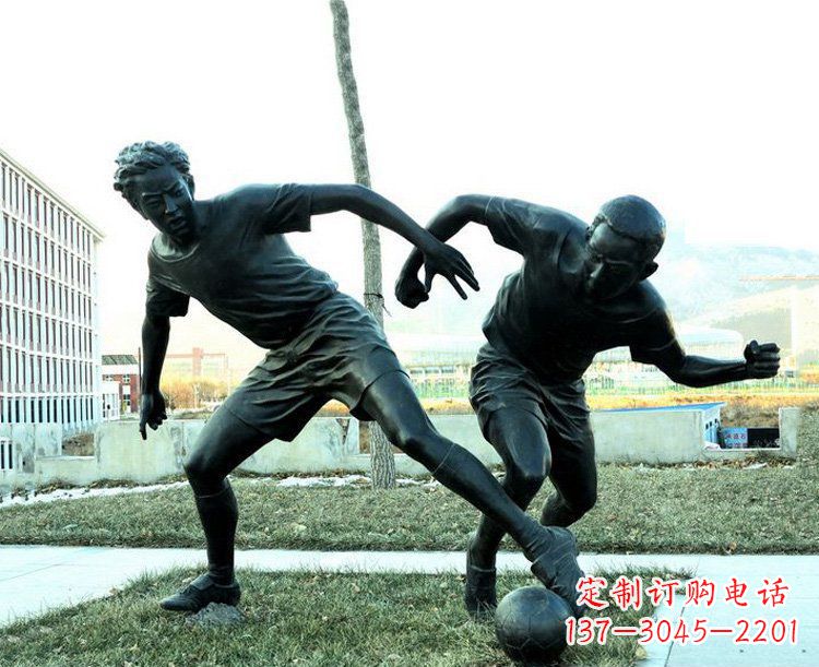金华广场铜雕玩足球人物雕塑