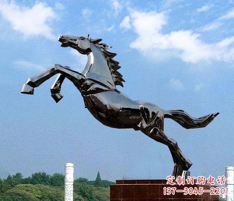 金华浑然天成的激情奔马雕塑