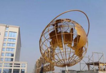 金华地球仪雕塑是一种雕刻艺术，它将地球仪的地…