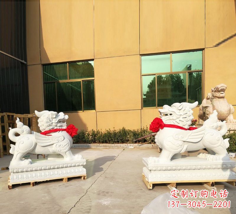 金华汉白玉立式貔貅石雕