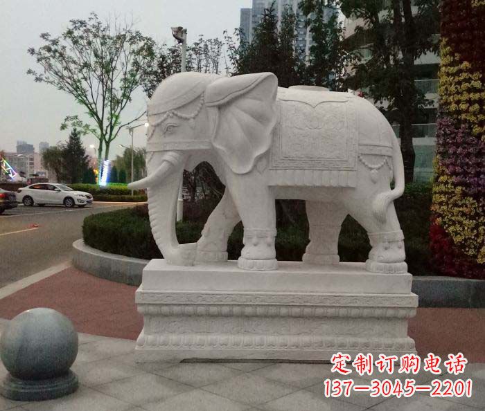 金华汉白玉头戴珠宝的大象门口招财石雕
