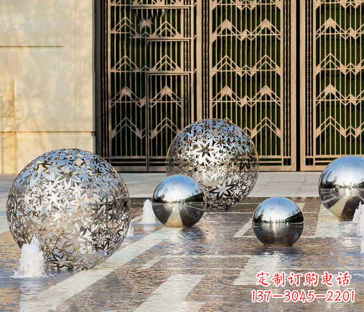 金华欣赏自然的美:不锈钢花形镂空球喷泉雕塑