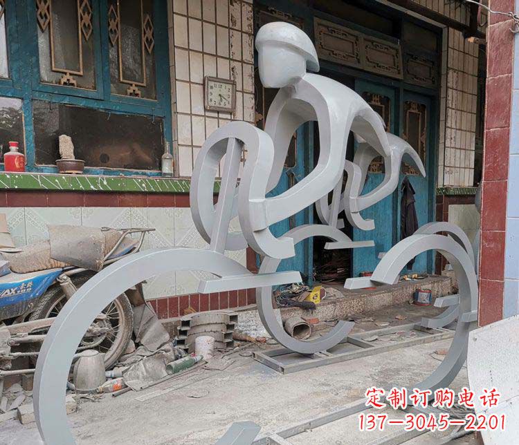 金华户外不锈钢骑自行车人物雕塑