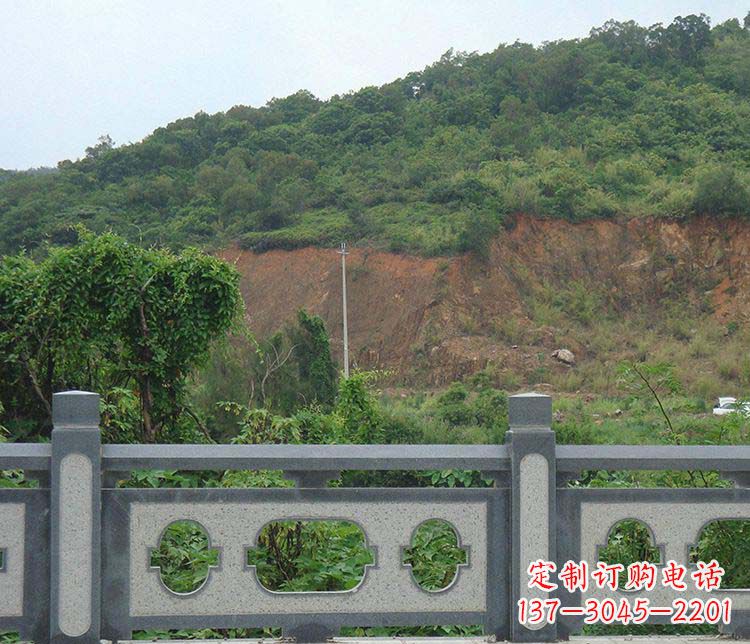 金华景区仿古栏板石雕:展现华丽古典风格的雕塑艺术