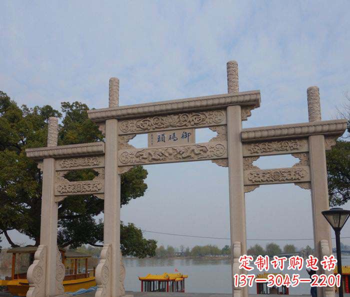 金华景区三门古典牌坊石雕