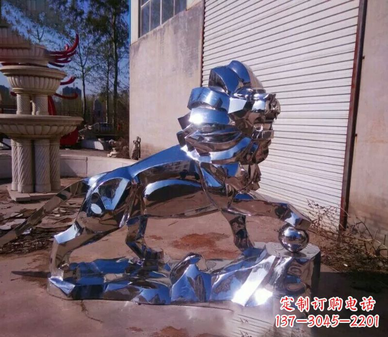 金华镜面狮子踩球不锈钢雕塑