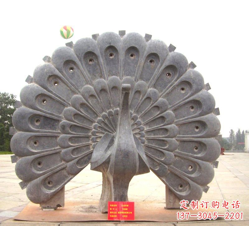 金华精美绝伦的碧玉孔雀雕塑