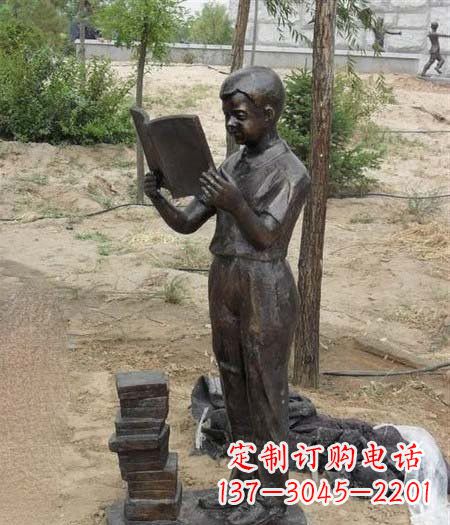 金华中领雕塑尊贵细腻的男孩铜雕