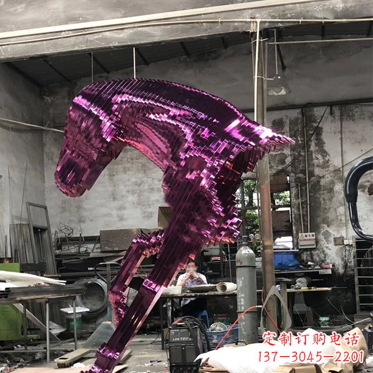 金华精心打造的不锈钢马头雕塑