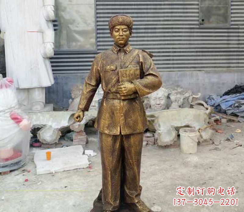 金华传承爱国精神,让雷锋雕塑永久守护家园