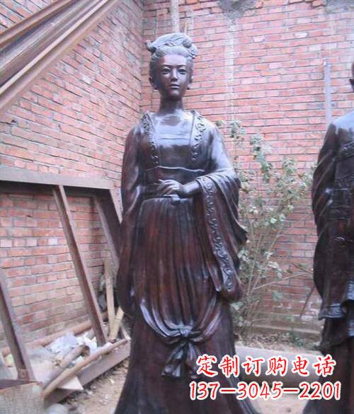 金华汹涌波澜中的李清照雕塑